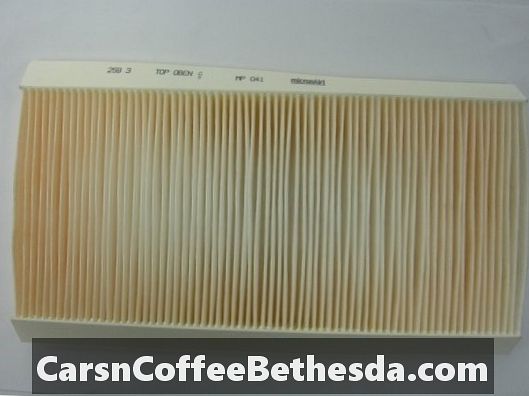 2000-2004 Ford Focus Cabin Air Filter Check