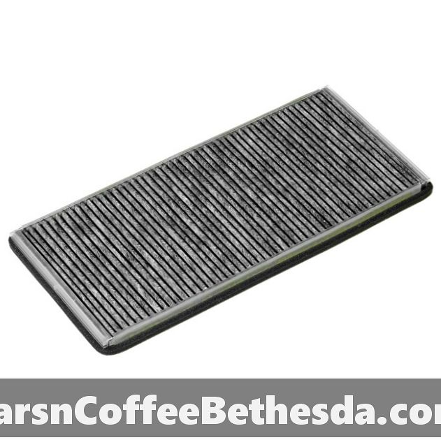 2000-2006 BMW X5 Cabin Air Filter Check