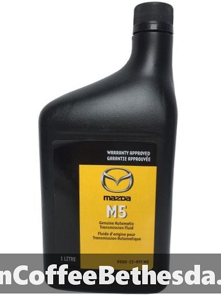 Kiểm tra mức dầu phanh của Mazda 3 2004-2009