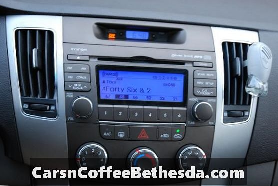 Control de fusible interior en Hyundai Sonata 2006-2010