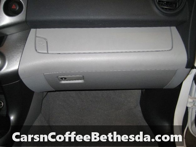 Vérification du filtre à air de la cabine du Toyota RAV4 2006-2012