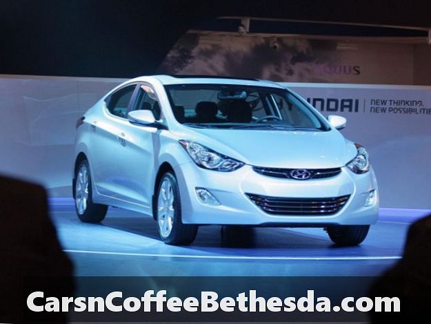 2013-2014 Hyundai Elantra Coupe: olielekkages verhelpen