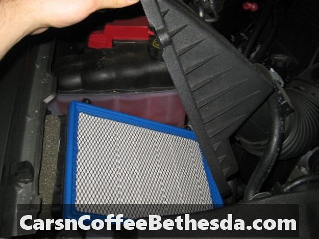 Air Filter How-To: 2007-2013 Chevrolet Suburban 1500
