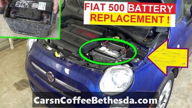 Výměna baterie: 2012-2019 Fiat 500