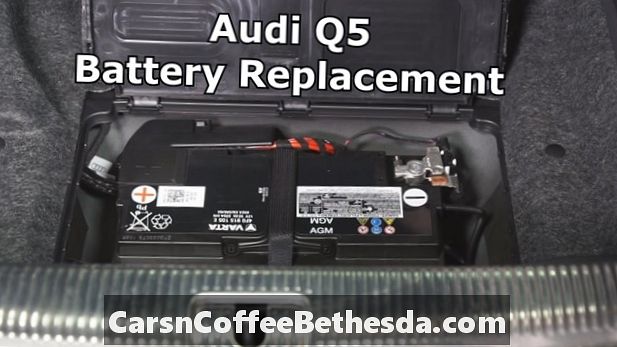Sostituzione della batteria: Audi Q5 2009-2017