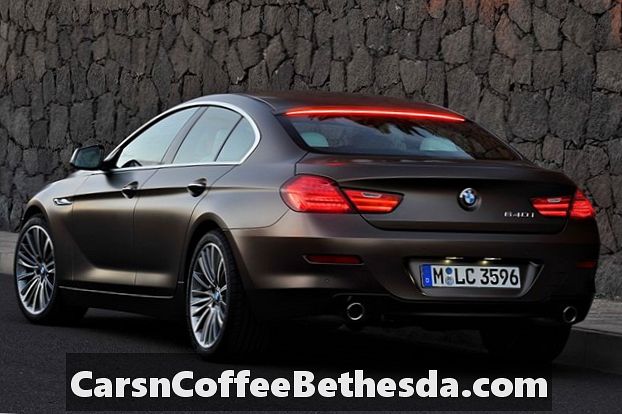 Wymiana światła stop 2013-2015 BMW X1