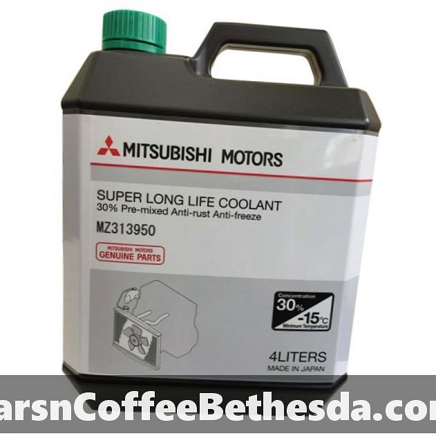 Come aggiungere liquido refrigerante: Mitsubishi Outlander (2007-2013)